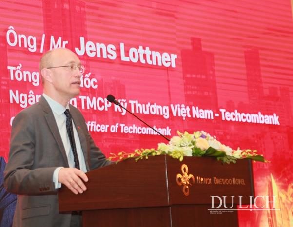 Tổng giám đốc Techcombank Jens Lottner phát biểu